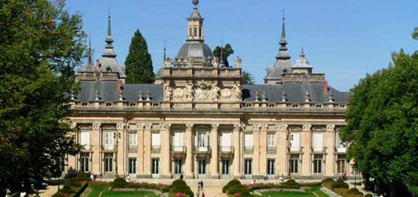 La Barraca europea visita hoy la Granja de San Ildefonso (Segovia), esta noche a las 20 h. en la Plaza de la Cebada