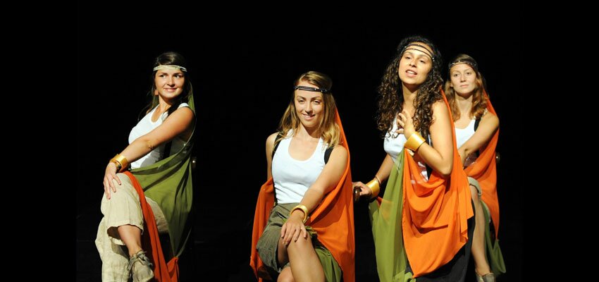 Las Pequeñas Europas y su espectáculo «Los Viajeros» de Escena Erasmus se presenta en Valencia ante una gran expectación