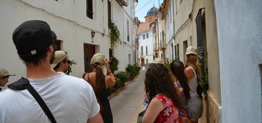 El equipo de Las Pequeñas Europas visitando Gestalgar en una de sus acciones de promoción a través del social networking