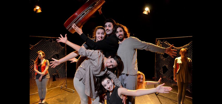 Les Europes Menudes visiten per primera vegada Riba-roja de Túria amb l’organització d’una jornada cultural de teatre